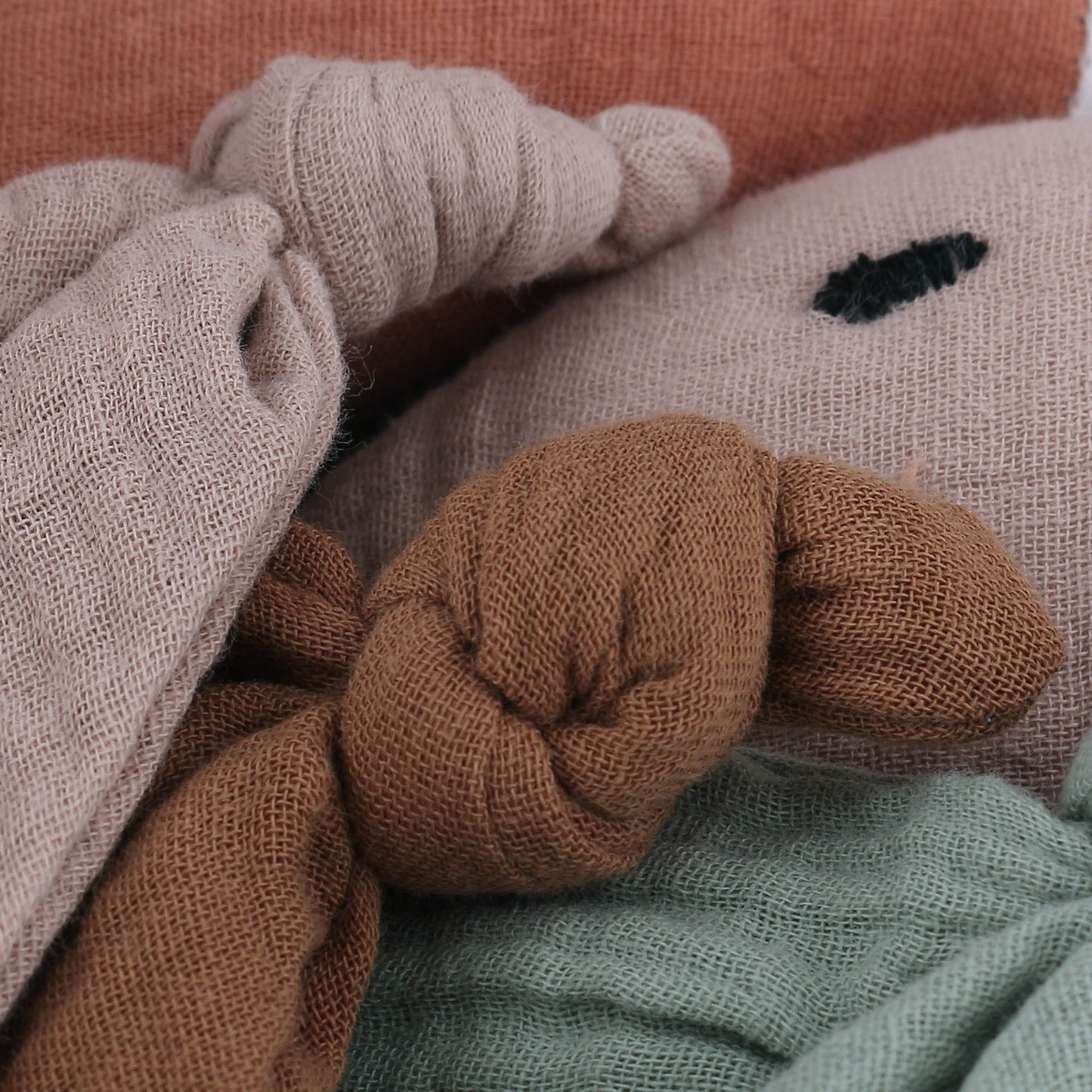 Quackling Snuggler™ - Sage